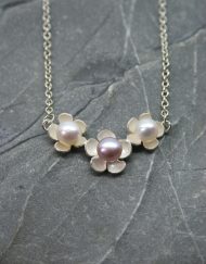 Daisy pendant with freshwater pearls