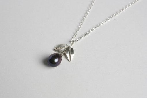 Freshwater pearl and silver pendant