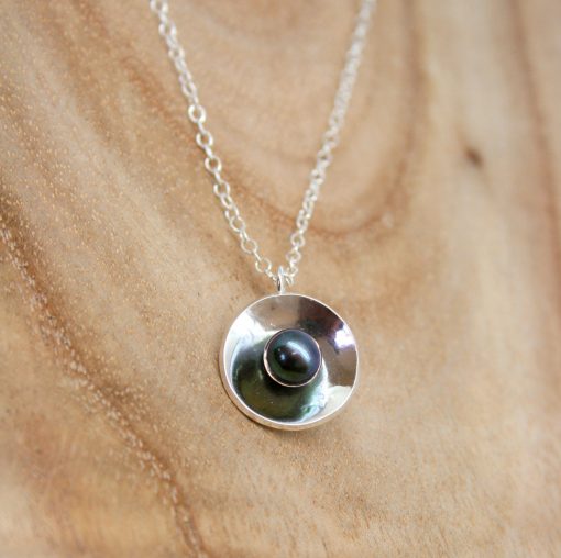 Freshwater pearl pendant in sterling silver