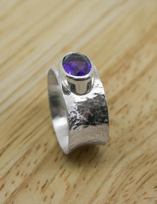 Silver ring with Amethyst gemstone