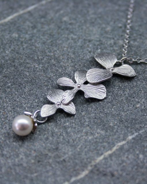 Orchid and pearl necklace