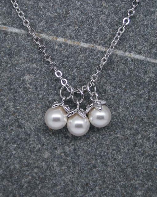 Three pearl drop necklace