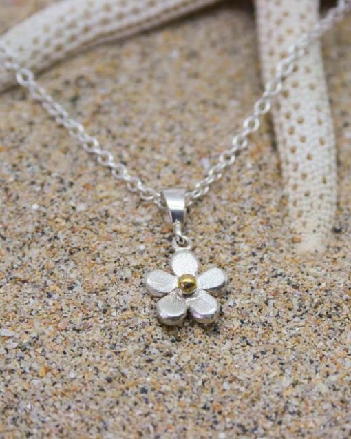 Silver mixed metal daisy necklace