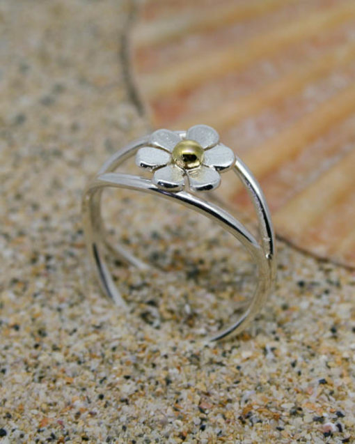 Sterling silver crossover daisy flower ring